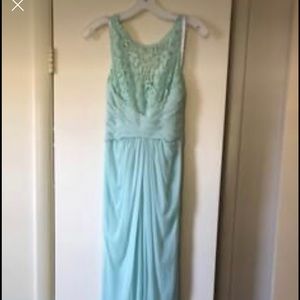 Size 0, floor length, low back, David’s Bridal